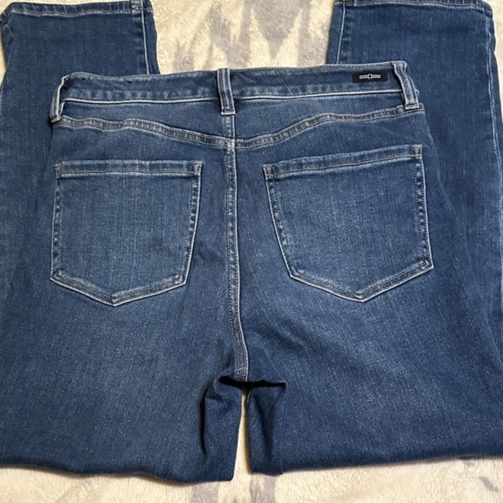 A37. Liverpool Women's High Rise Jeans - Dark Blue size 8 / 29